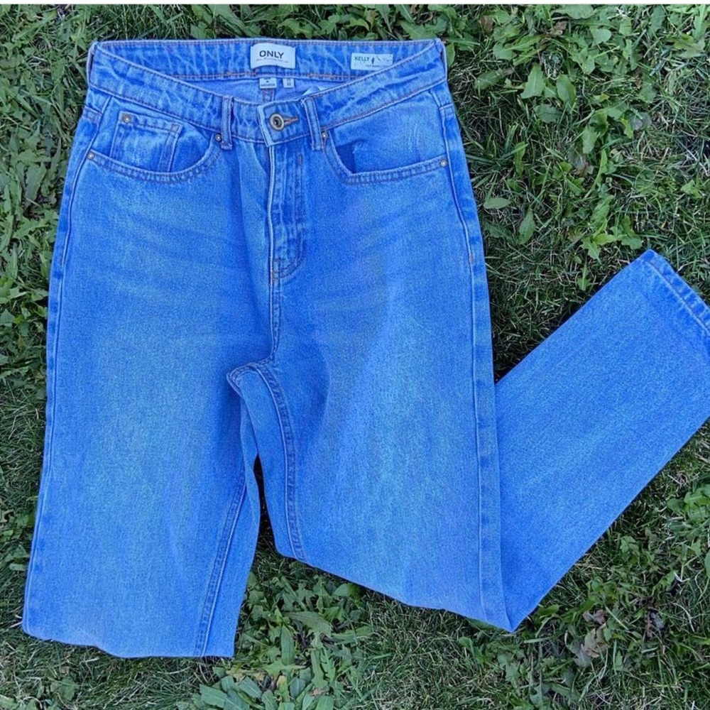 mom jeans